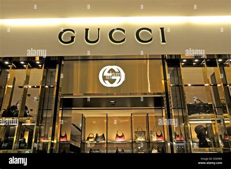 Magasins avec GUCCI à Lugano et environs 